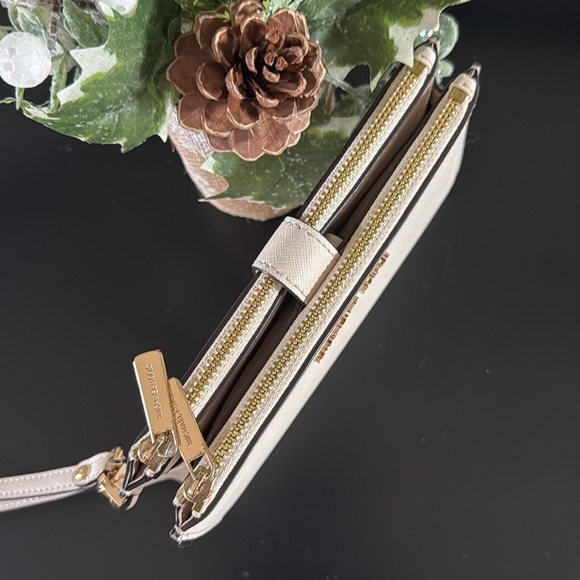 Michale Kors Jet Set Doublee Zip Wristlet Wallet - Picture 9 of 13